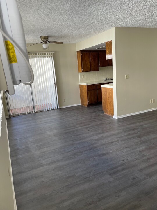 Jordan Tropicana Apartments in Canoga Park, CA - Building Photo