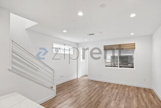 119 Mabuhay Way in Daly City, CA - Foto de edificio - Building Photo