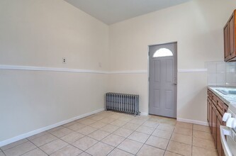 166 Saint Pauls Ave in Jersey City, NJ - Building Photo - Building Photo