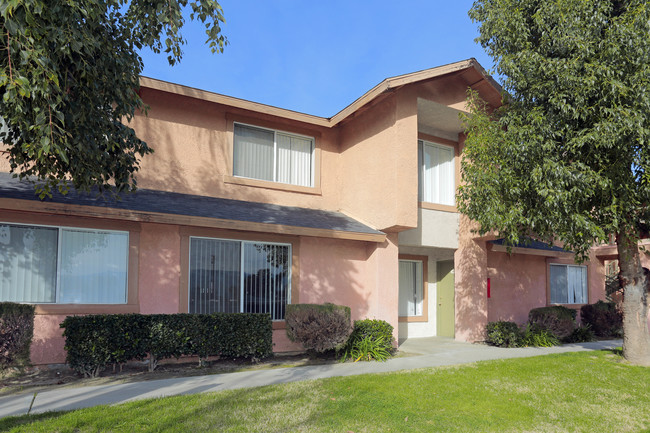 Mayberry Colony Apartments in Hemet, CA - Foto de edificio - Building Photo