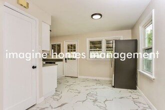 1220 Drayton Ave in Webster Groves, MO - Building Photo - Building Photo