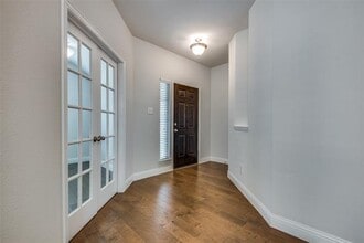 4541 Conrad Ave in Aubrey, TX - Foto de edificio - Building Photo