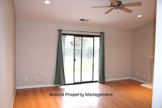 296 N Jasmine Ave in Clovis, CA - Building Photo - Building Photo