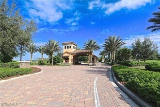 9440 Benvenuto Ct in Naples, FL - Building Photo - Building Photo