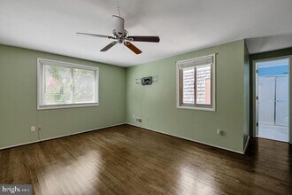19621 Sparr Spring Rd in Gaithersburg, MD - Building Photo - Building Photo