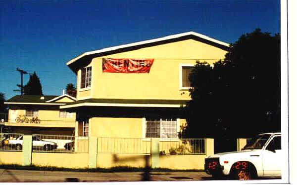 5819 Fostoria St in Bell Gardens, CA - Foto de edificio