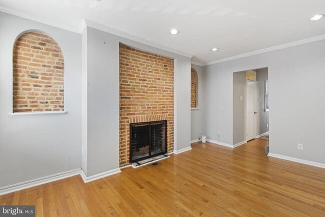 property at 12 S Washington St