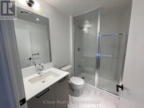 10 Lagerfeld Dr in Brampton, ON - Building Photo - Building Photo