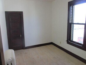 5118 S Packard Ave-Unit -UF in Cudahy, WI - Building Photo - Building Photo