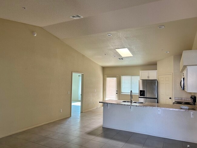 3956 S Brianna Dr in Yuma, AZ - Building Photo - Building Photo