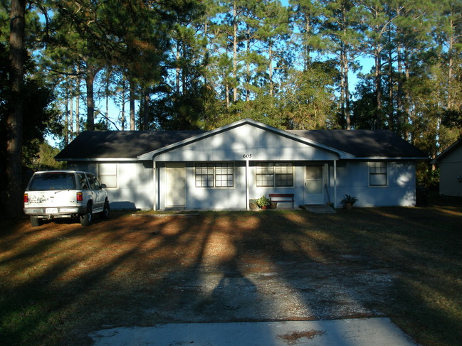 6 Duplex Buildings in St. Marys, GA - Foto de edificio - Building Photo