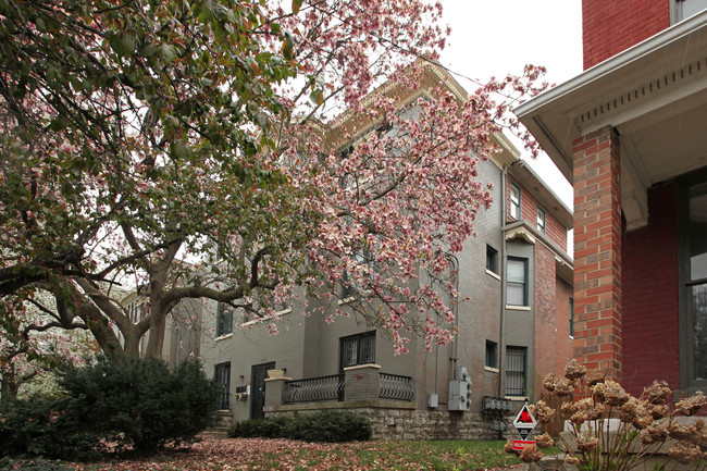 1124 S 1st St in Louisville, KY - Building Photo - Building Photo