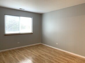 881 Swift Rd in Addison, IL - Building Photo - Building Photo