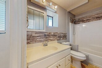2830 Floral Rd NW in Albuquerque, NM - Building Photo - Building Photo