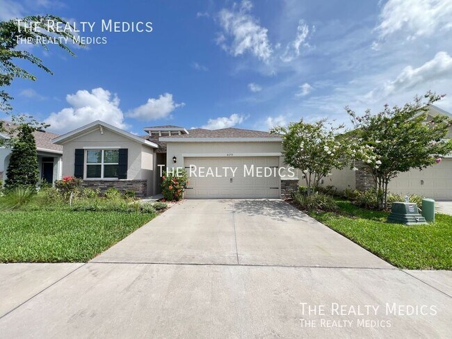 8053 Penrose Pl in Wildwood, FL - Building Photo - Building Photo