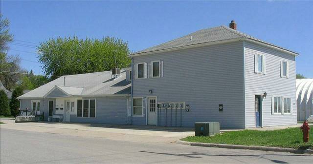 303 E Tin St in Redwood Falls, MN - Foto de edificio