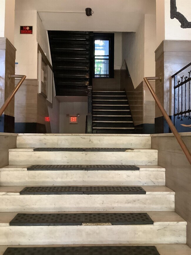 331 79th St in North Bergen, NJ - Building Photo - Building Photo