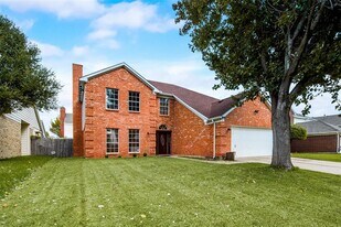 2848 Ironwood Dr in Grand Prairie, TX - Building Photo