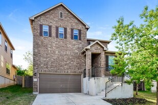 6839 Loma Blanca in San Antonio, TX - Building Photo