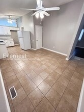 560 Jamaica Pl in Florissant, MO - Building Photo - Building Photo