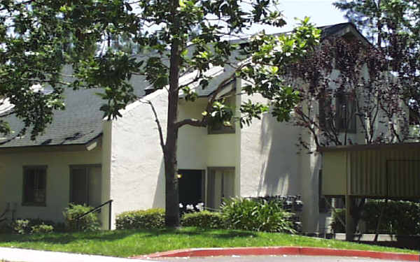 Alpine Woods Apartments in Upland, CA - Building Photo - Building Photo