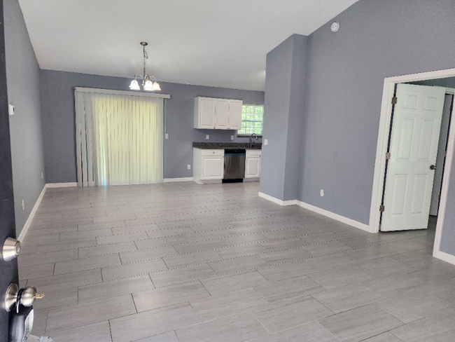 property at 202 Oak Ln Cir