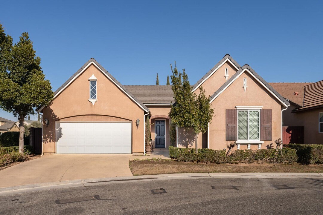 1775 N Connery Ln in Clovis, CA - Building Photo