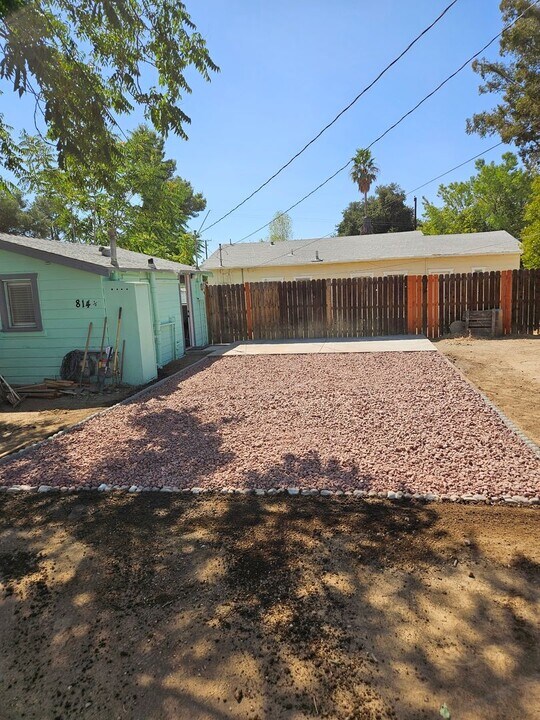 814-814 1/2 Edgar Ave in Beaumont, CA - Building Photo