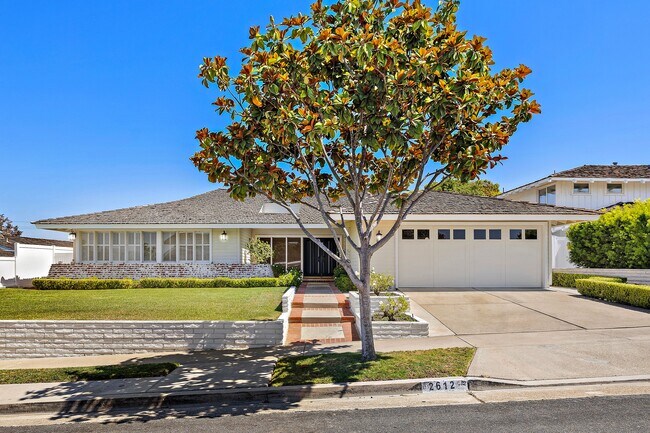 2612 Lighthouse Ln in Newport Beach, CA - Building Photo - Building Photo