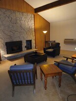 68667 E Bowmans Cir in Welches, OR - Building Photo