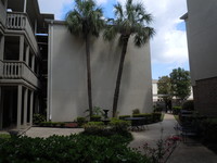 Metairie Lake Apartments photo'