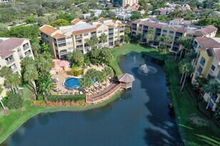 700 Uno Lago Dr in Juno Beach, FL - Building Photo