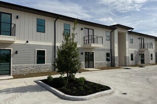 The Flats at Deep Creek in Punta Gorda, FL - Building Photo