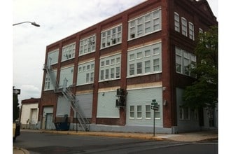 18 S 3rd St in Reading, PA - Foto de edificio - Building Photo