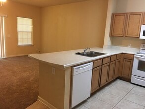 146 Iron Horse Dr E in Crestview, FL - Building Photo - Building Photo