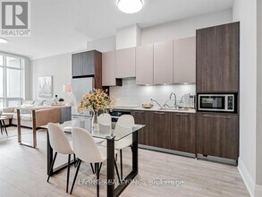 38 Water Walk Dr in Markham, ON - Building Photo - Building Photo