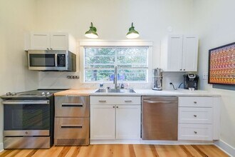 478 Clubhouse Dr in Pine Lake, GA - Building Photo - Building Photo