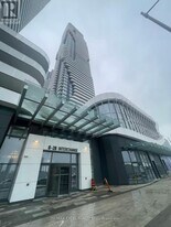 8 Interchange Wy in Vaughan, ON - Building Photo