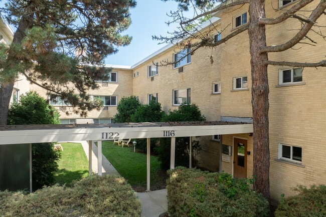 Wilmette Apartments