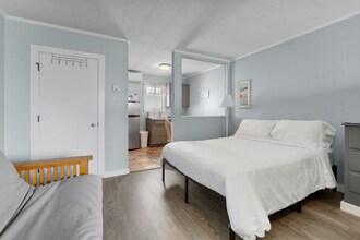 8 Traynor St in Old Orchard Beach, ME - Building Photo - Building Photo