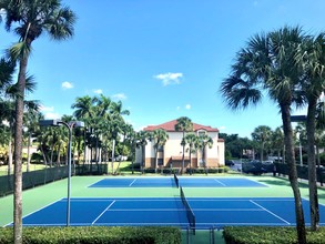 Waterford Landing in Miami, FL - Building Photo - Building Photo