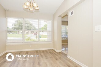 2225 W Dana Dr in Deltona, FL - Foto de edificio - Building Photo