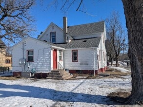 627 7th Ave S, Unit A in St. Cloud, MN - Building Photo - Building Photo