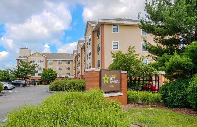 Furnished Studio-Elizabeth - Newark Airport in Elizabeth, NJ - Building Photo - Building Photo