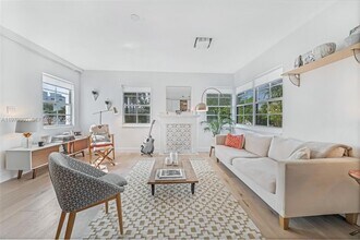 1457 Meridian Ave, Unit 201 in Miami Beach, FL - Foto de edificio - Building Photo