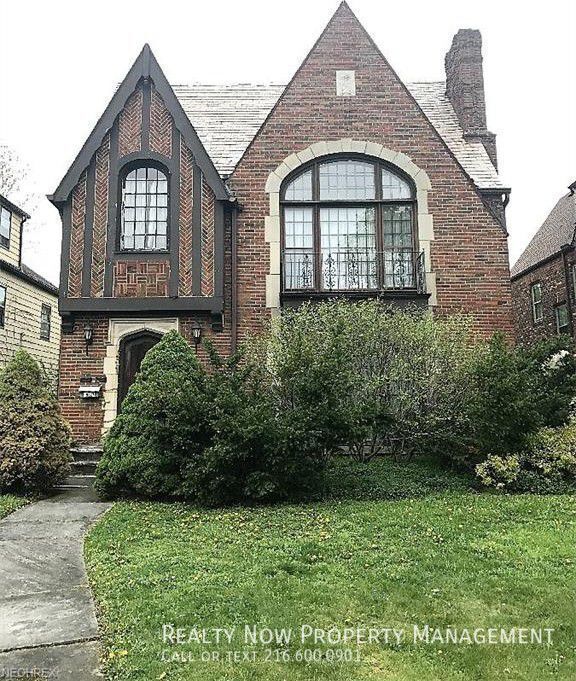 19627 Winslow Rd in Shaker Heights, OH - Building Photo