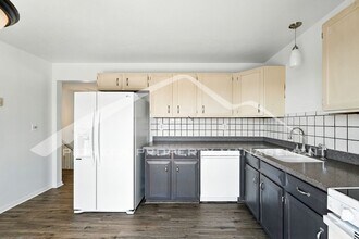 16327 E Brunswick Pl in Aurora, CO - Building Photo - Building Photo