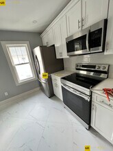 21 Lawrence St, Unit 1 in Watertown, MA - Building Photo - Building Photo