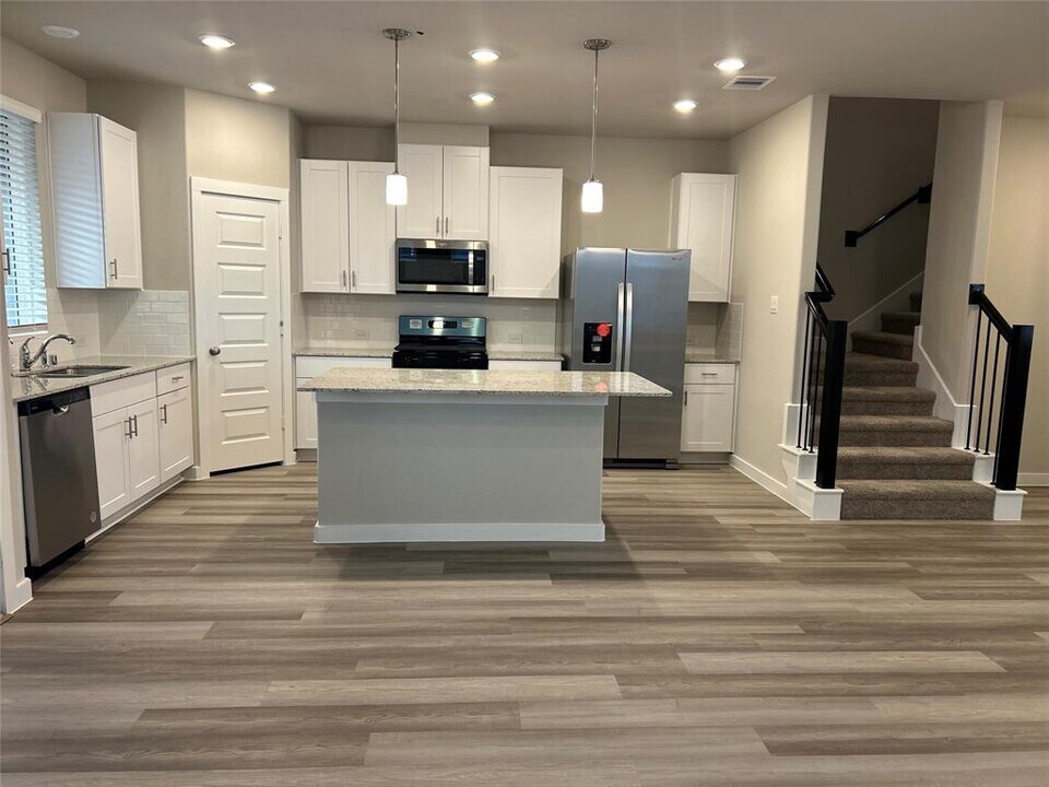 1518 Red Acer Dr in Houston, TX - Building Photo