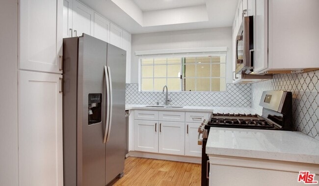 property at 1420 Peerless Pl